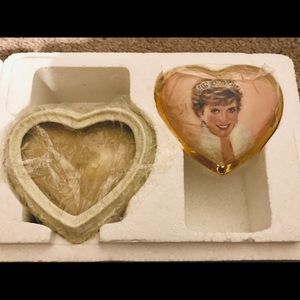 Collector piece-Princess Diana music box/jewelry.